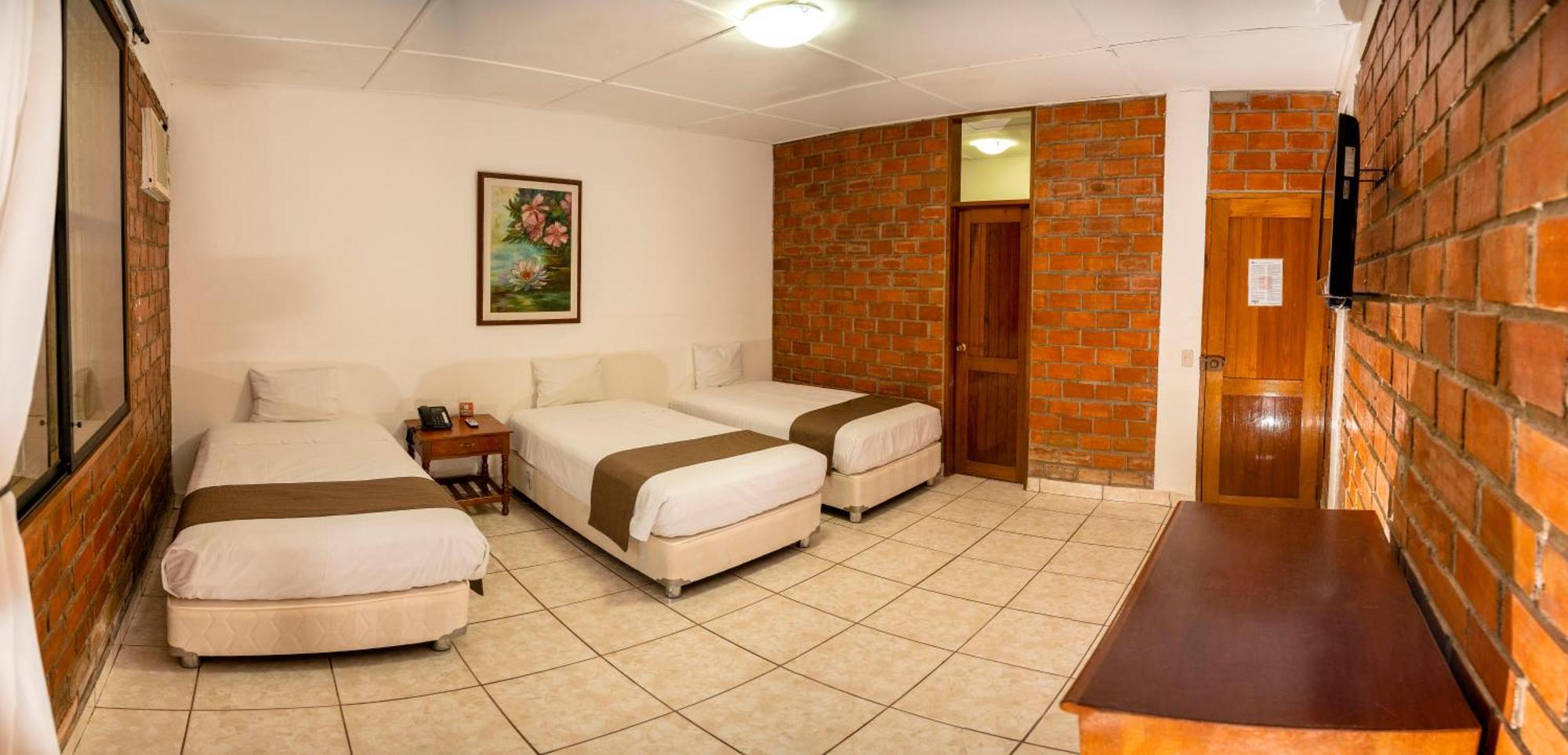 Dm Hoteles Tarapoto Eksteriør bilde