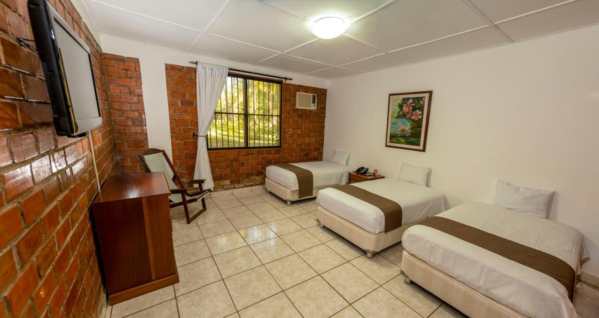 Dm Hoteles Tarapoto Eksteriør bilde